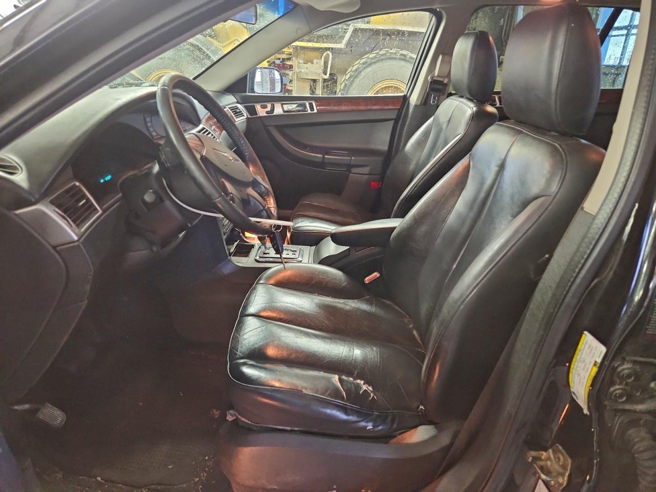 Chrysler Pacifica Touring Image 7