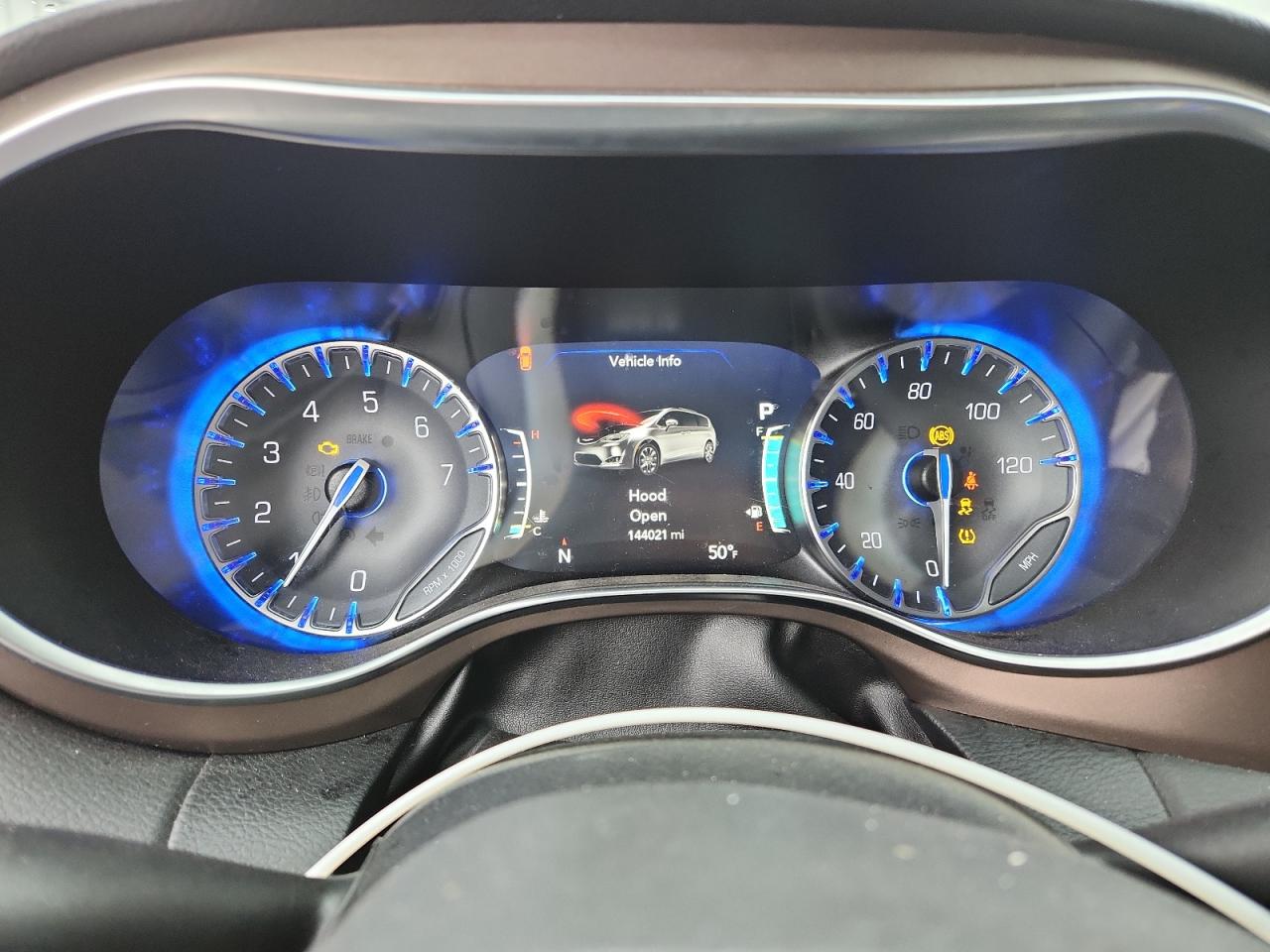 Chrysler Pacifica Touring L Plus Image 11