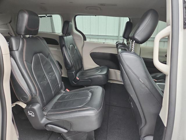Chrysler Pacifica Touring L Plus Image 13
