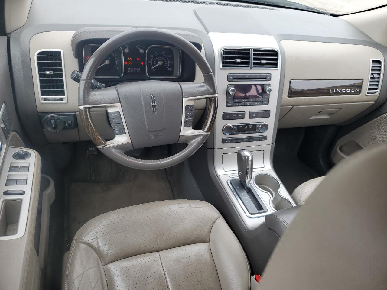 Lincoln MKX Image 14