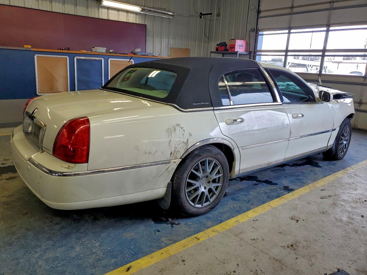 Lincoln Towncar Ultimate Image 11