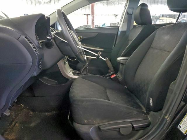 Toyota Corolla Base Image 8