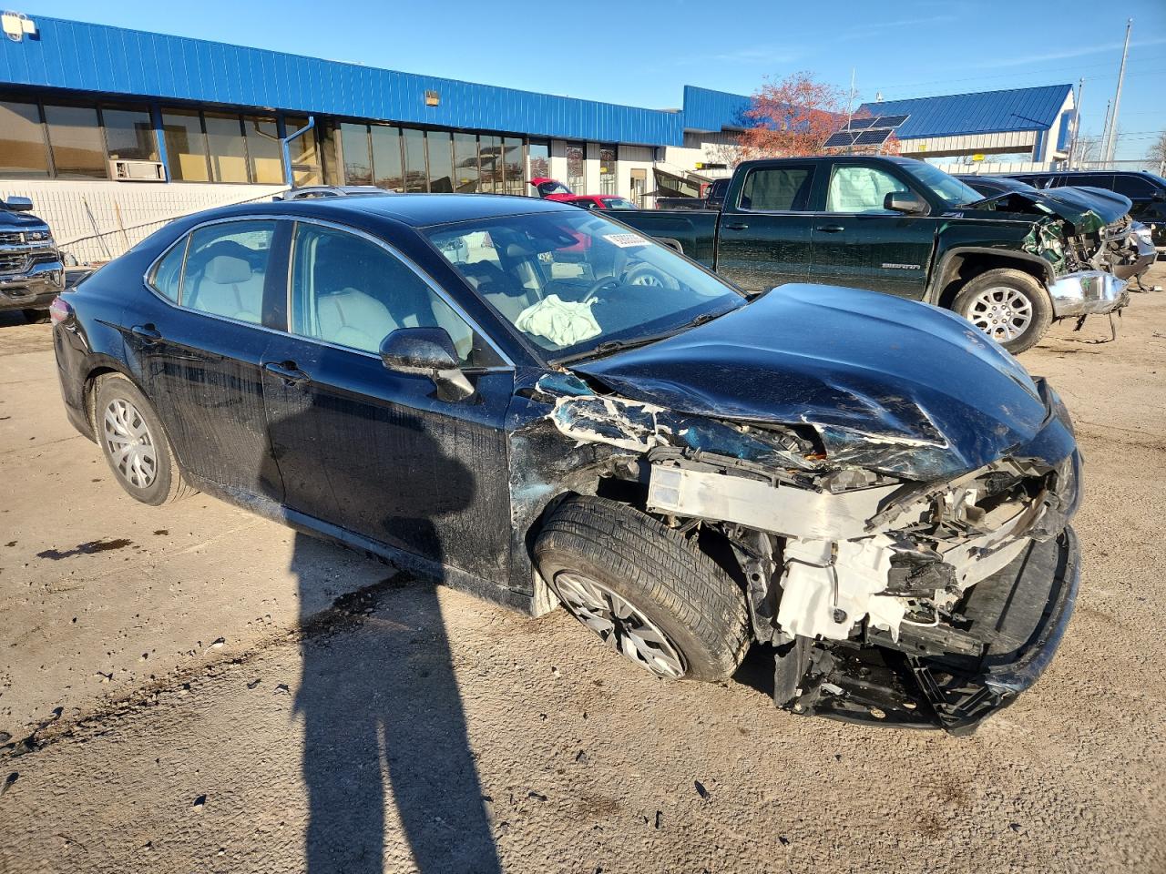 Toyota Camry L Image 9