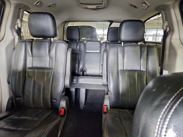 Chrysler Minivan Touring L Image 7