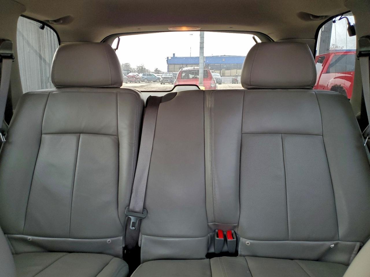 Oldsmobile Bravada Image 8