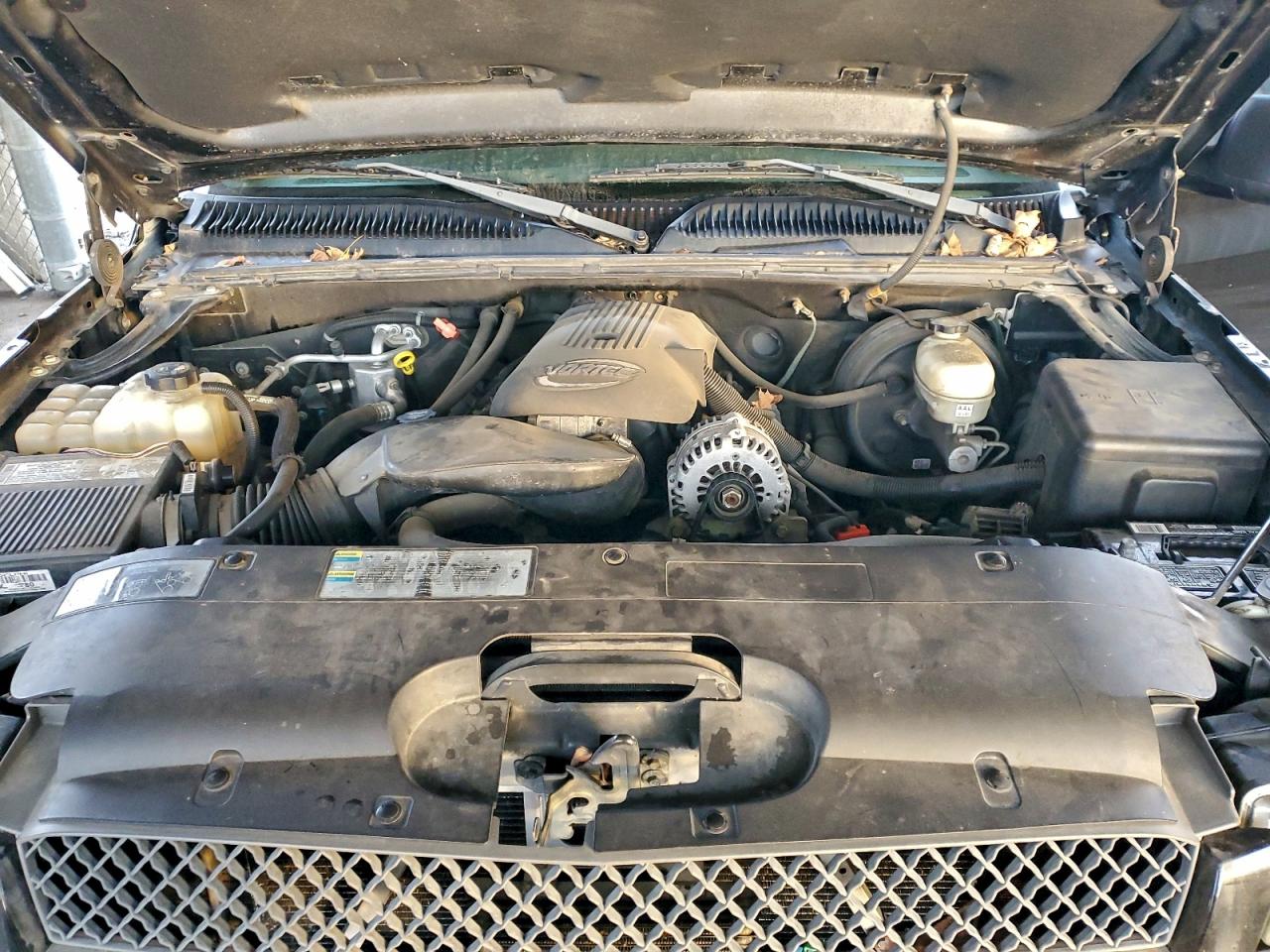 Chevrolet Silverado C1500 Image 2