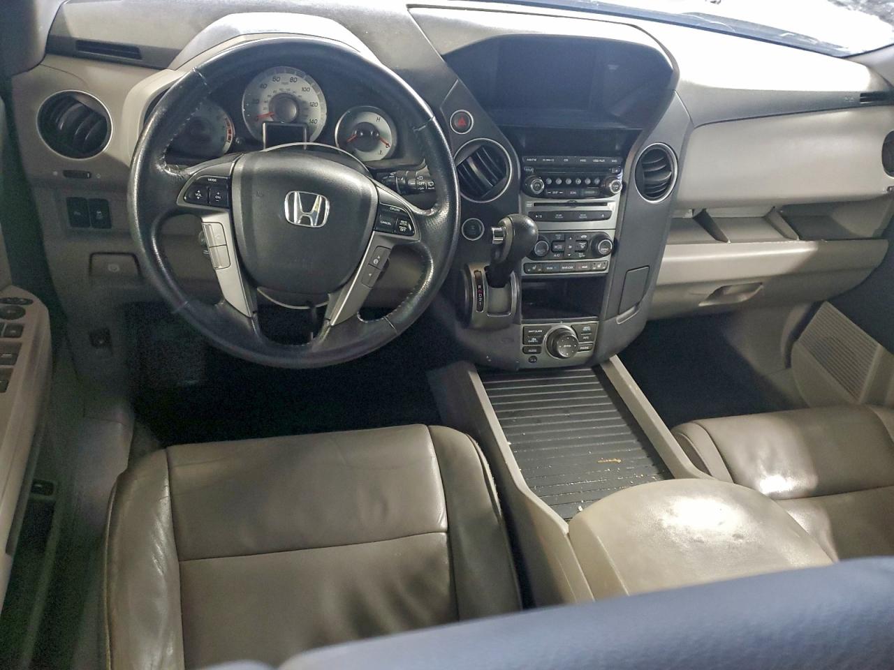Honda Pilot Touring Image 5
