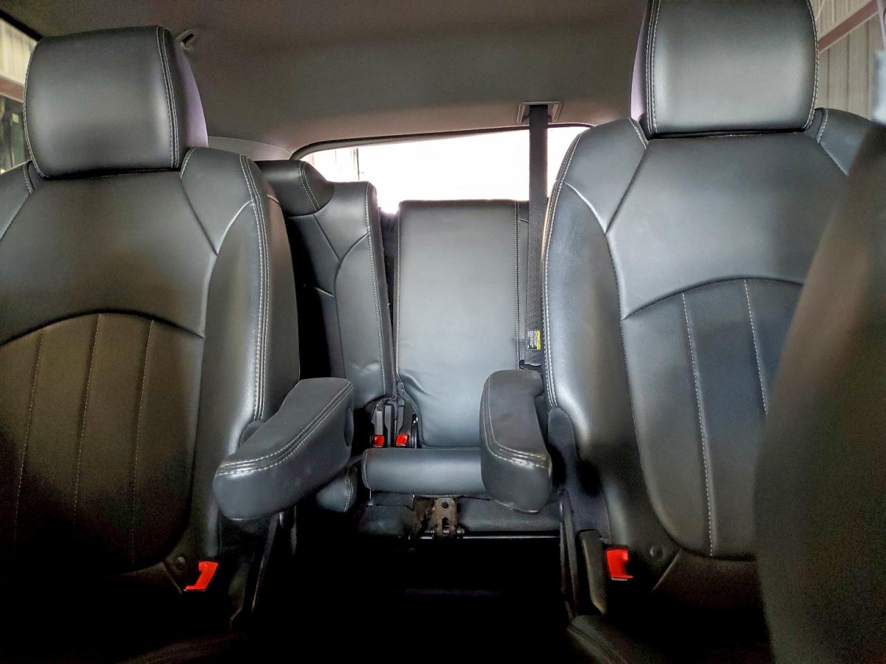 Buick Enclave Image 13