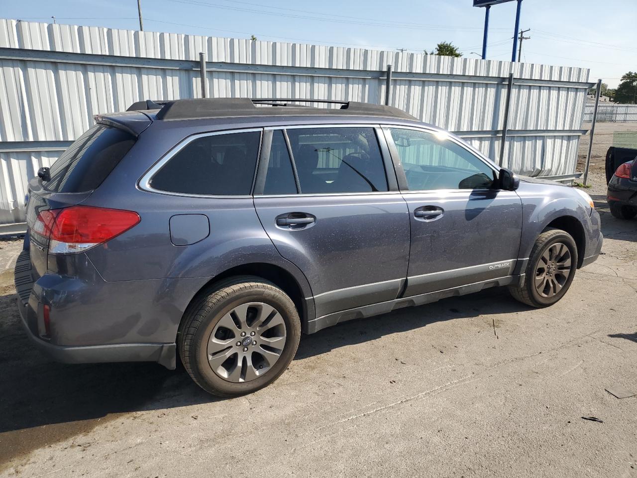 Subaru Outback 2.5i Premium Image 9