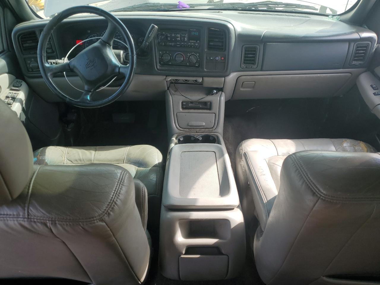 Chevrolet Suburban K1500 Image 12