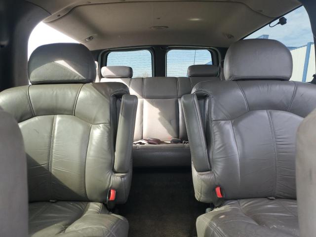 Chevrolet Suburban K1500 Image 13