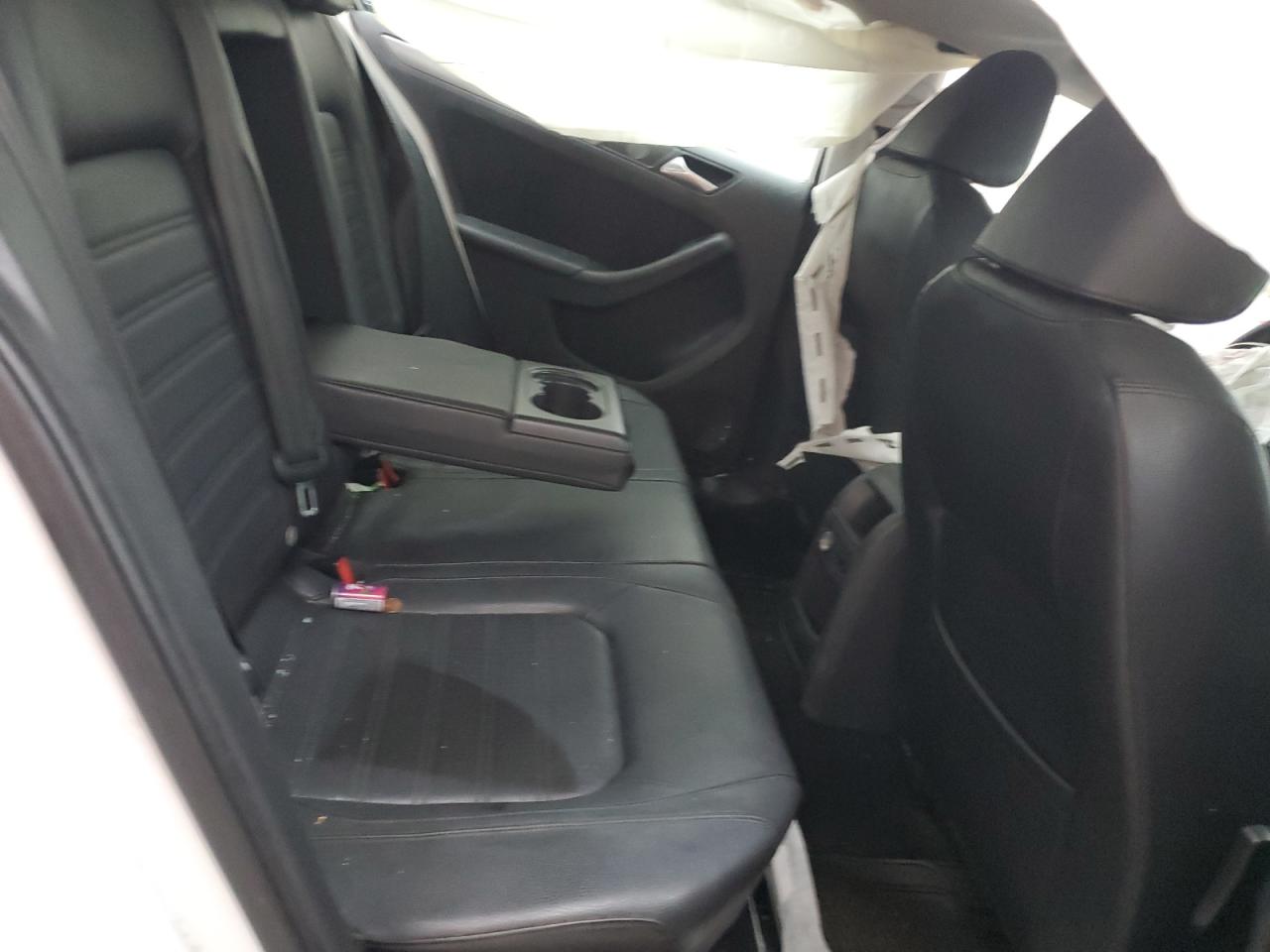 Volkswagen Jetta Sel Image 8