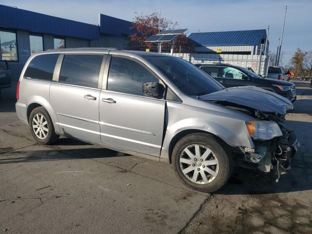 Chrysler Minivan Touring Image 14