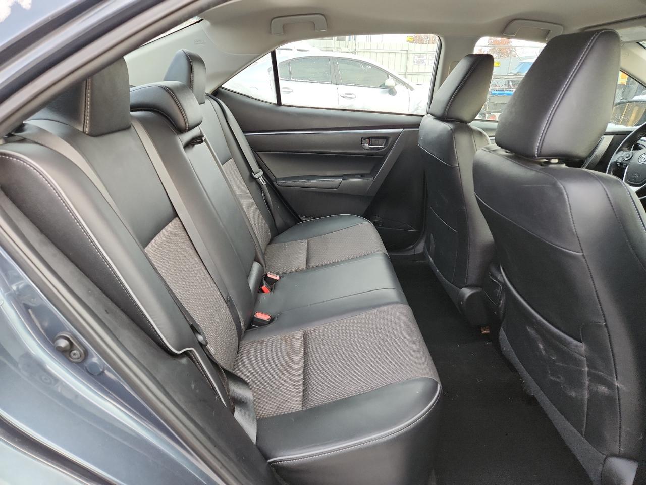 Toyota Corolla L Image 10