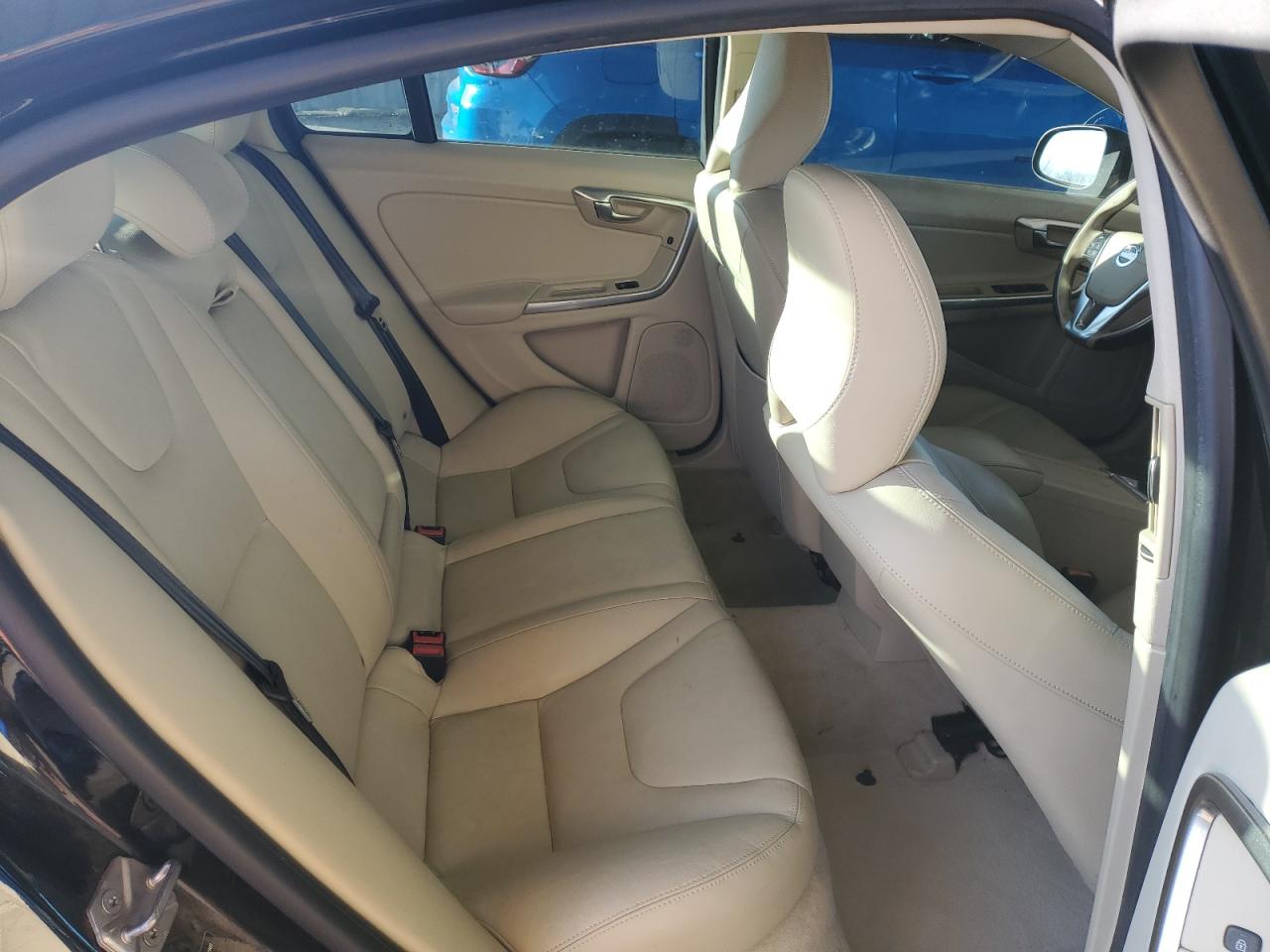 Volvo S60 Premier Image 3