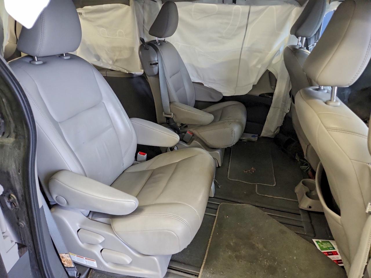 Toyota Sienna Xle Image 12