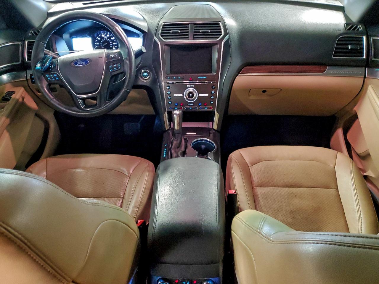 Ford Explorer Limited Image 4