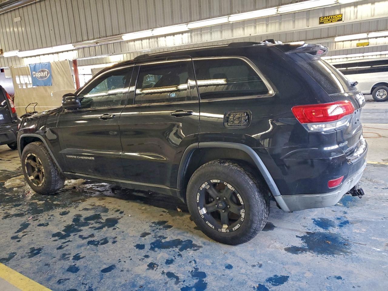 Jeep Grand Cherokee Laredo Image 2