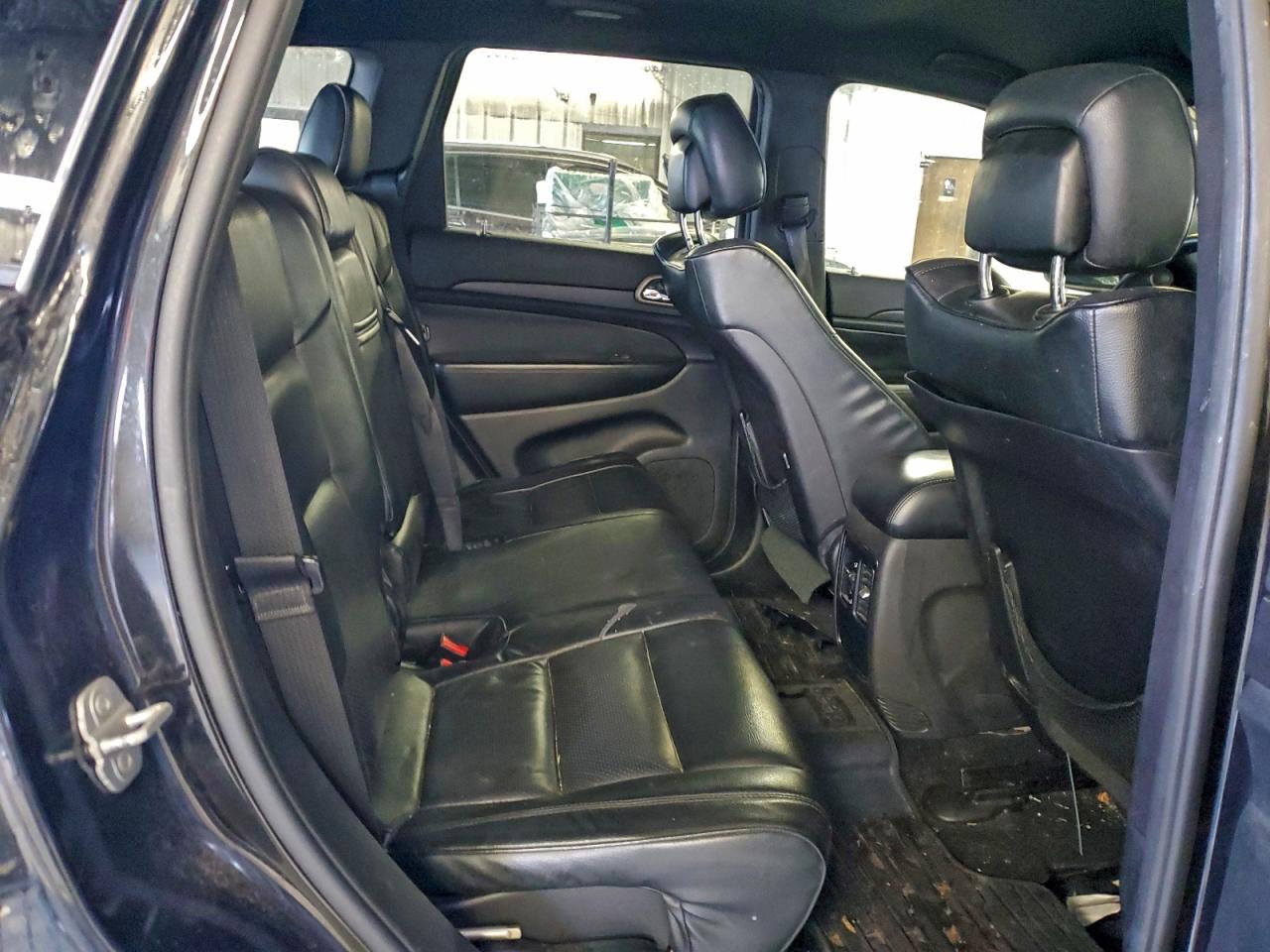 Jeep Grand Cherokee Laredo Image 12