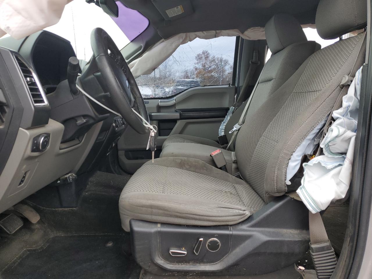 Ford F-150 Supercrew Image 7