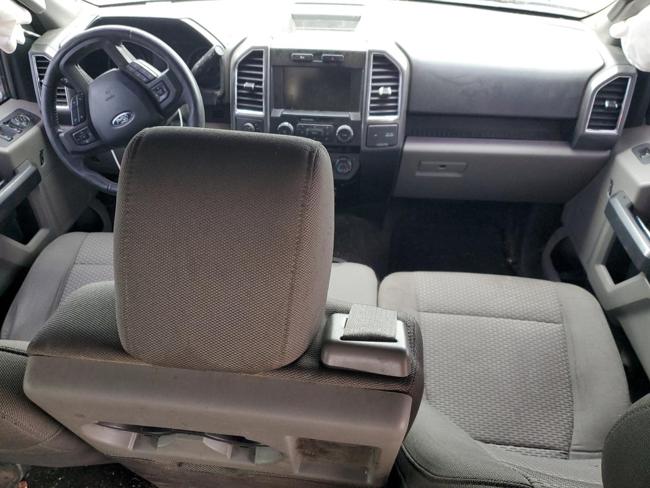 Ford F-150 Supercrew Image 6