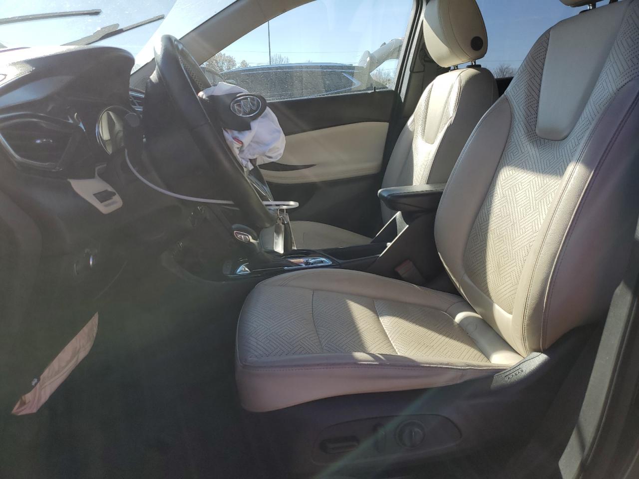 Buick Encore Essence Image 2