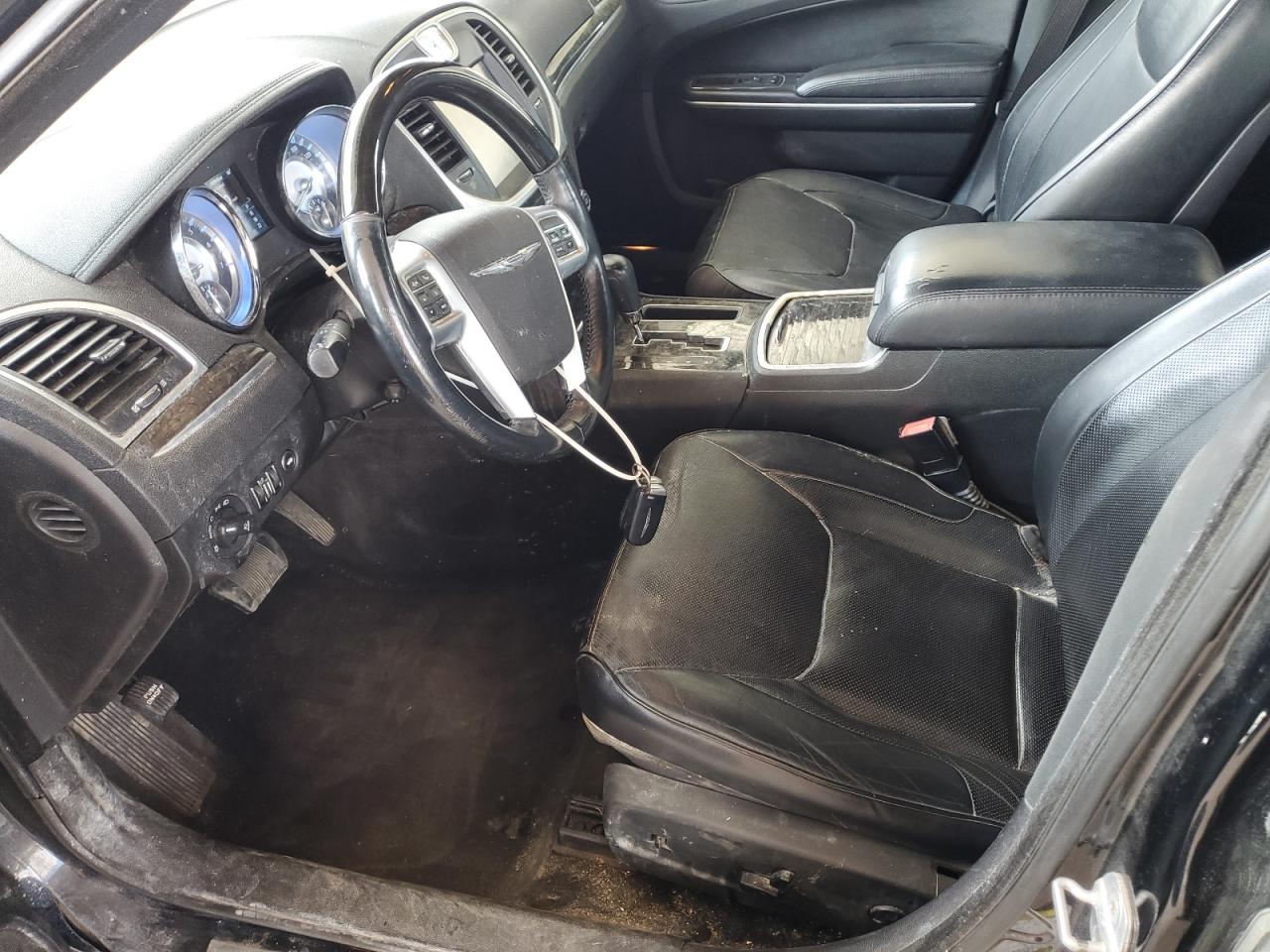 Chrysler 300 Image 4