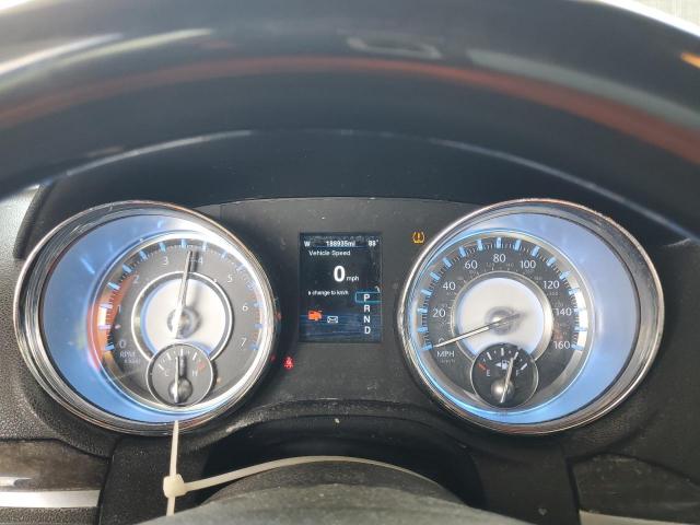 Chrysler 300 Image 8