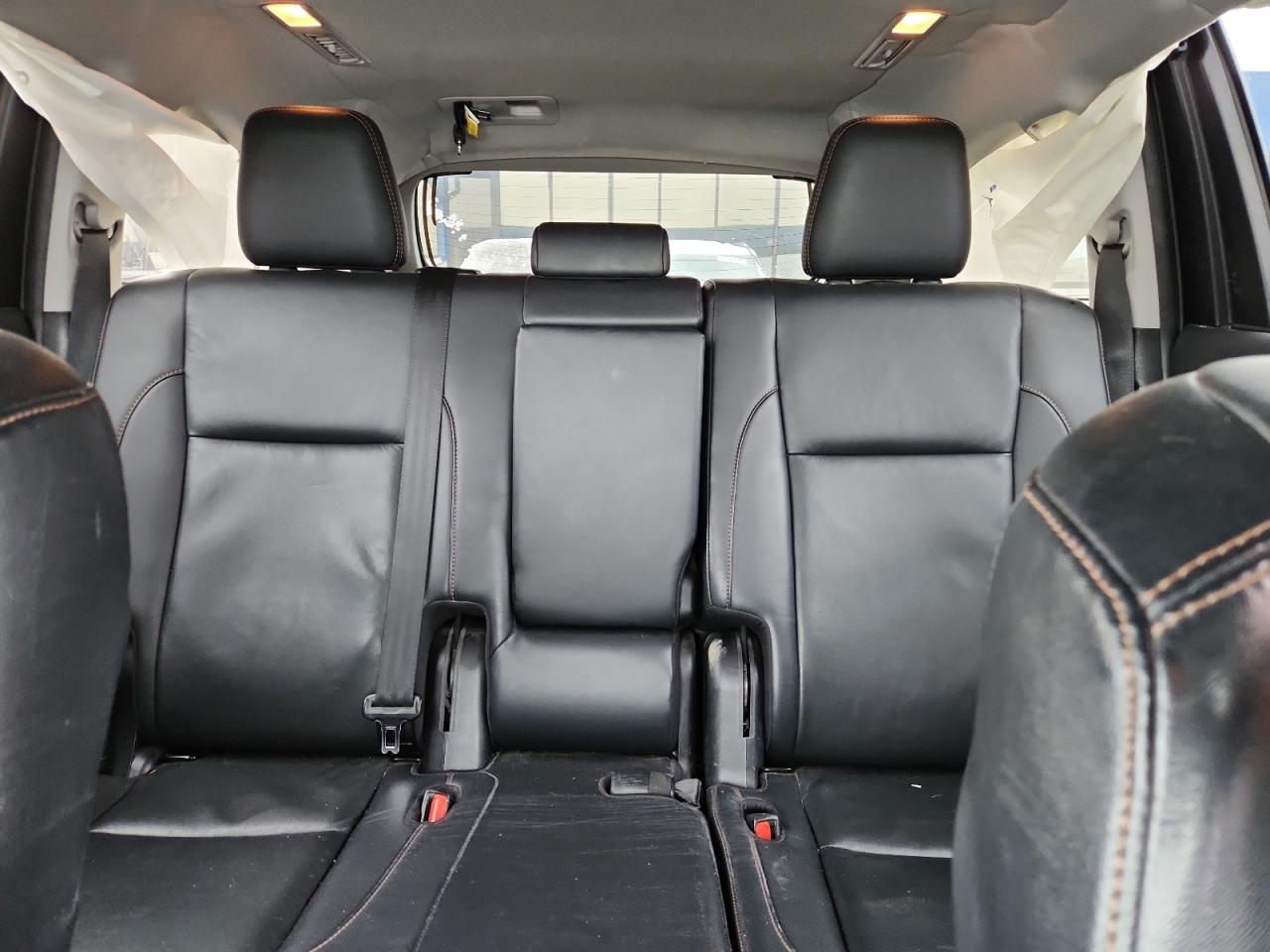 Toyota Highlander Se Image 7