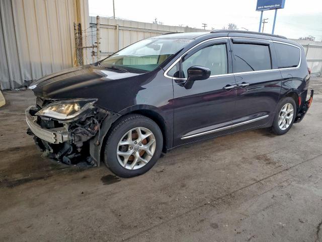  Salvage Chrysler Pacifica