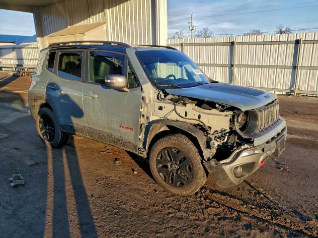 Jeep Renegade Trailhawk Image 5