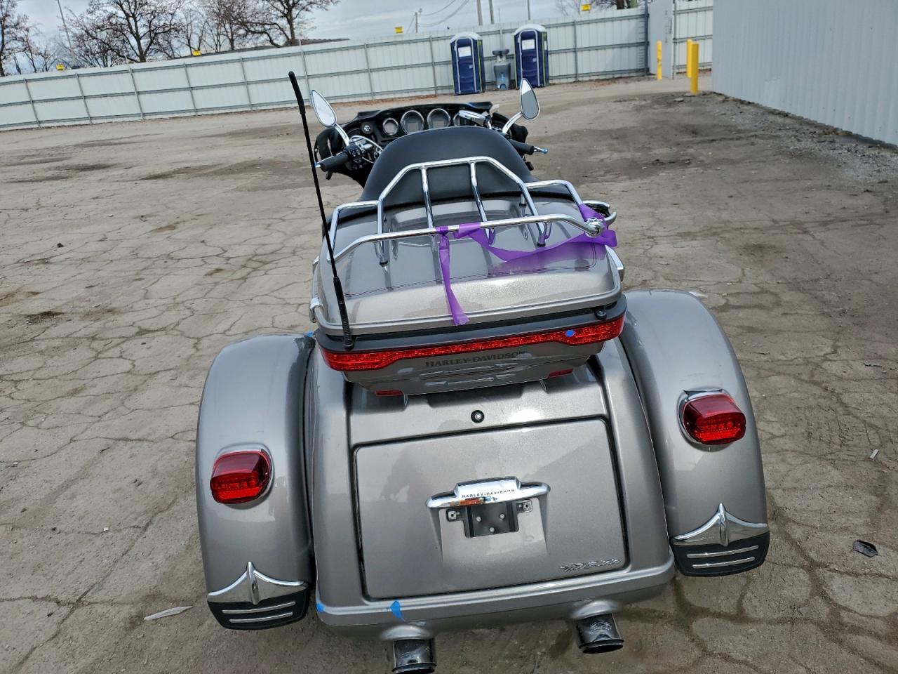 Harley-Davidson Fl Tri Glide Ultra Image 3