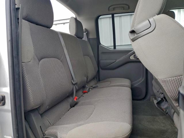 Nissan Frontier S Image 9