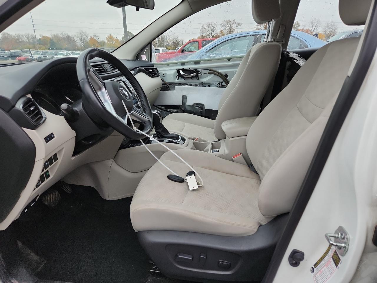 Nissan Rogue S Image 3