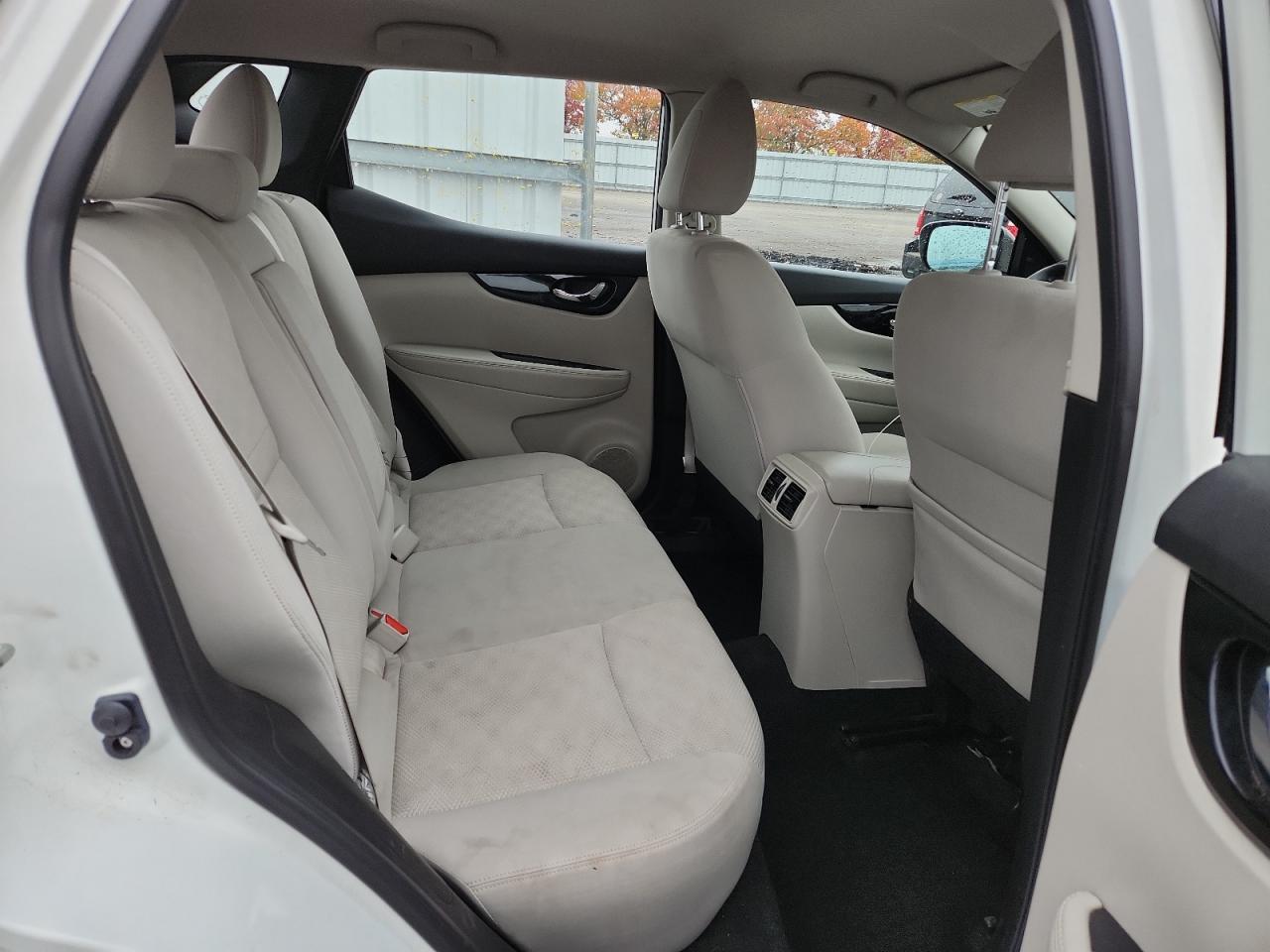 Nissan Rogue S Image 11