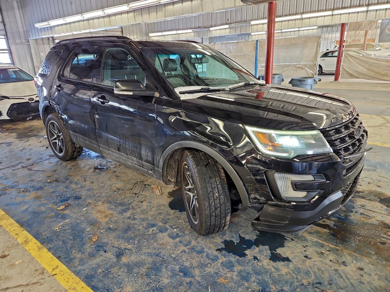 Ford Explorer Sport Image 4