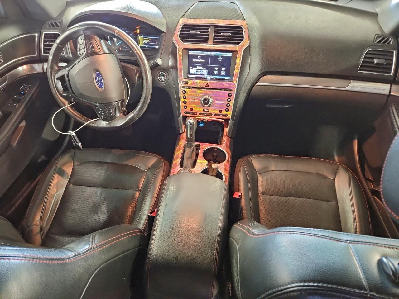 Ford Explorer Sport Image 10