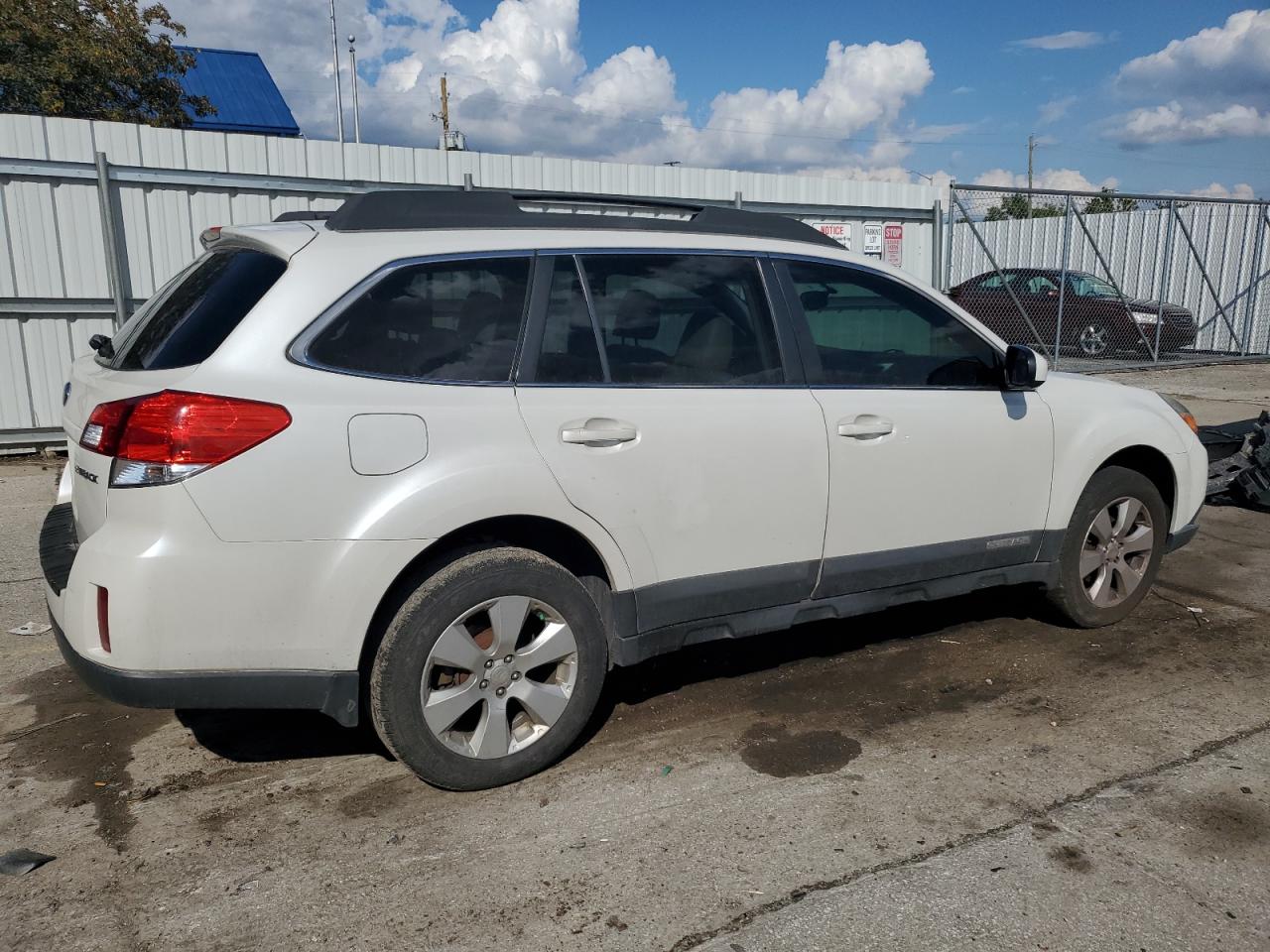 Subaru Outback 2.5i Limited Image 5