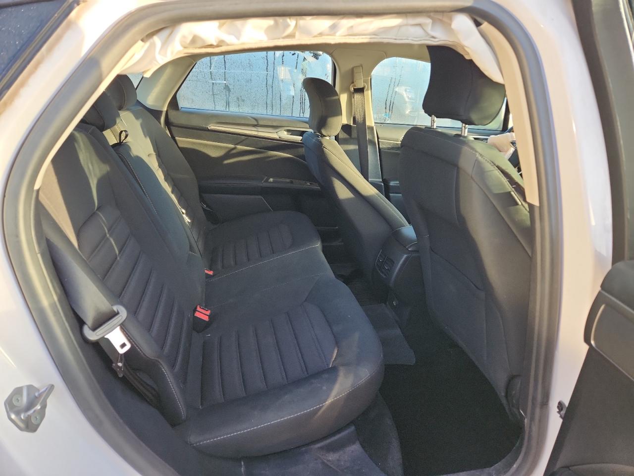 Ford Fusion Se Image 4