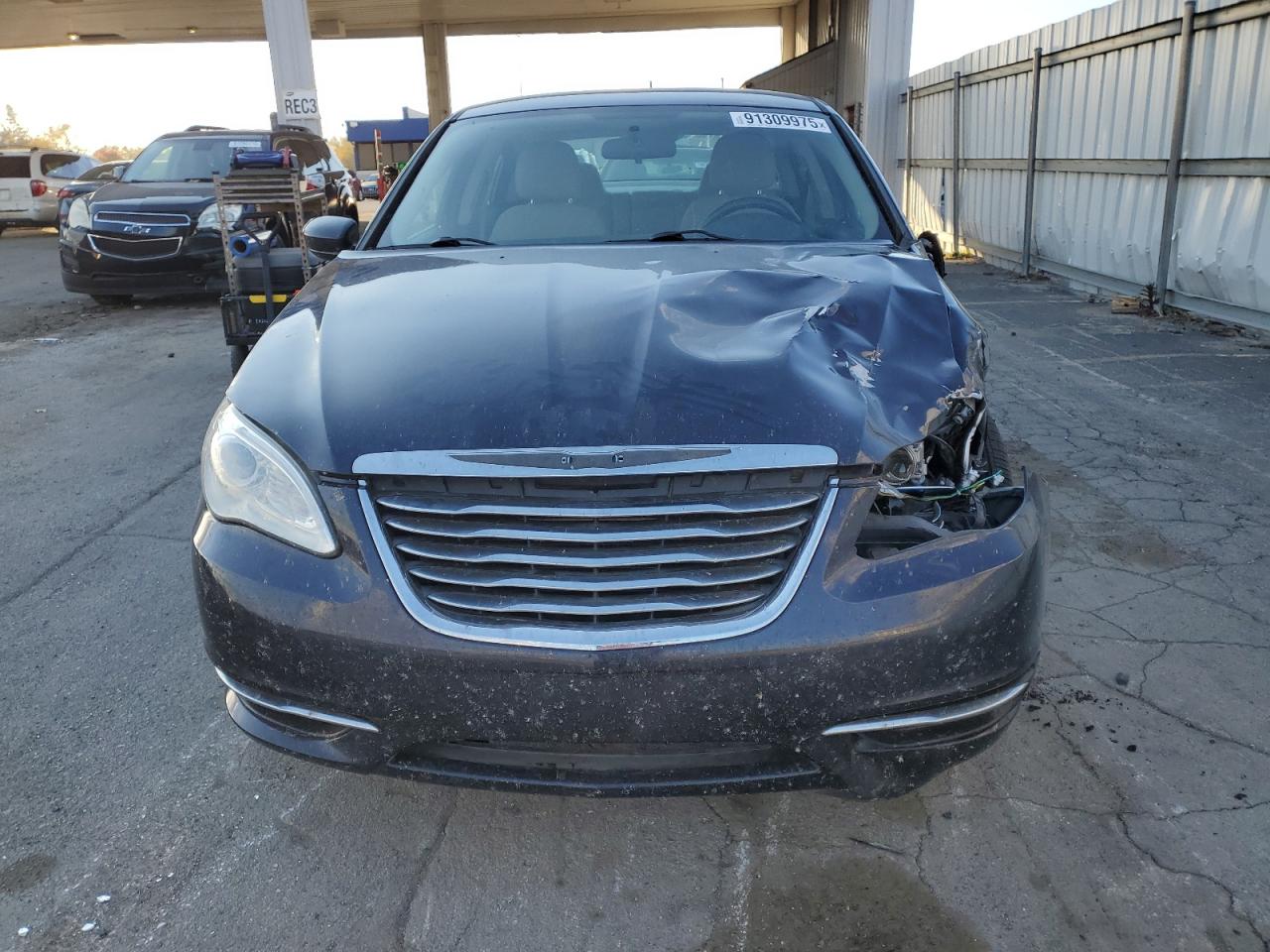 Chrysler 200 Touring Image 7