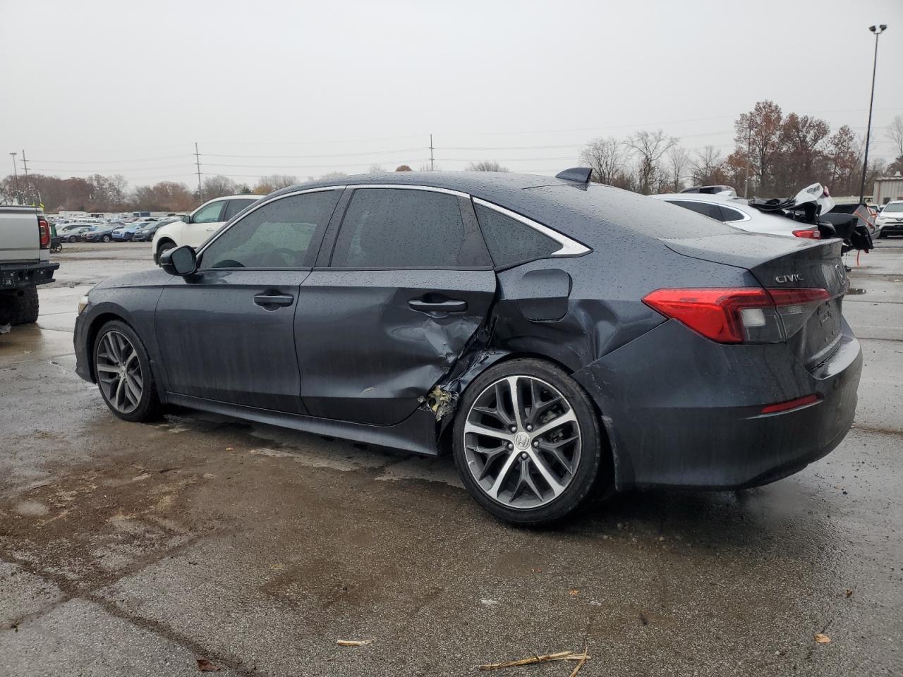 Honda Civic Touring Image 2