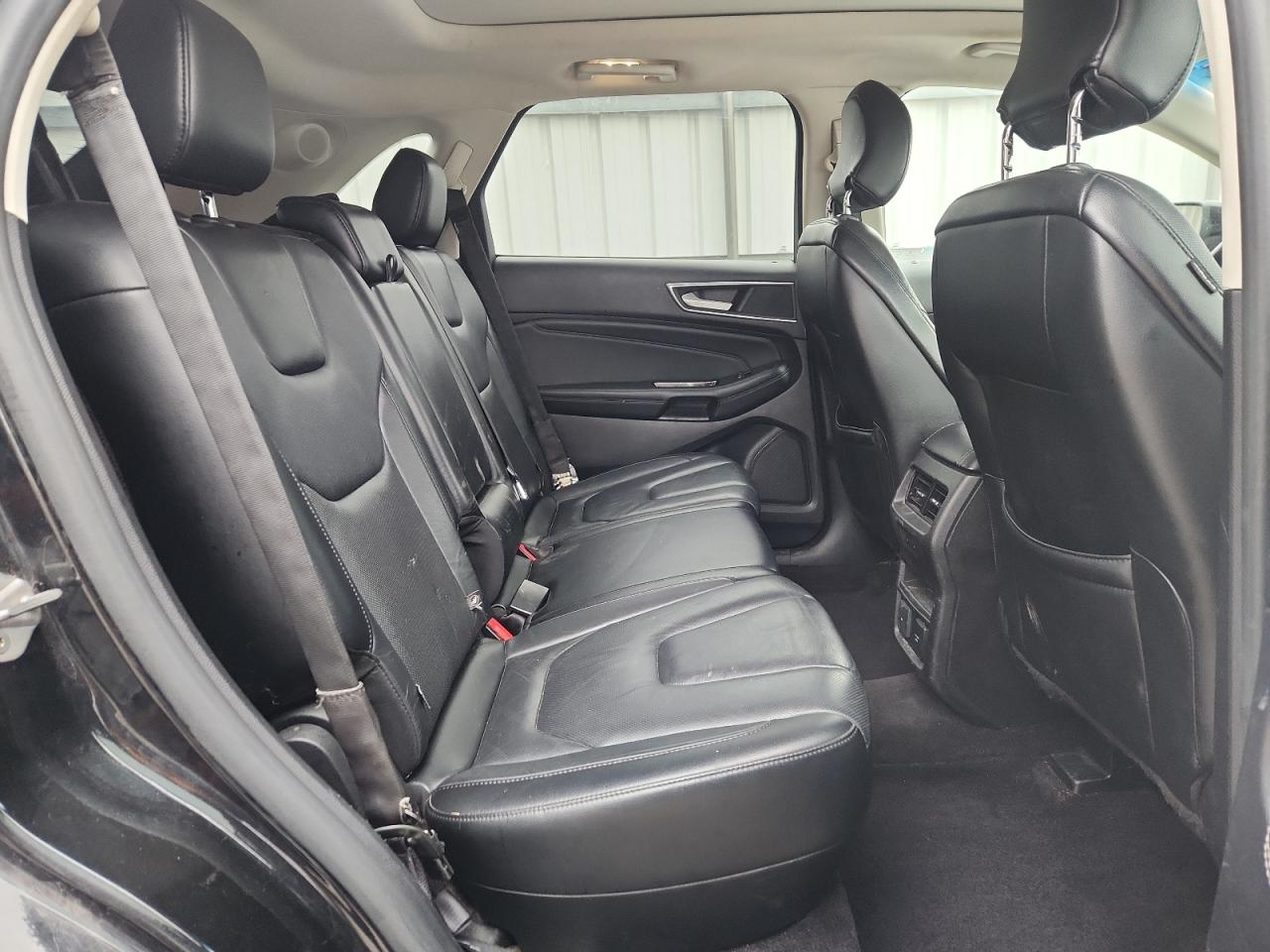 Ford Edge Titanium Image 5