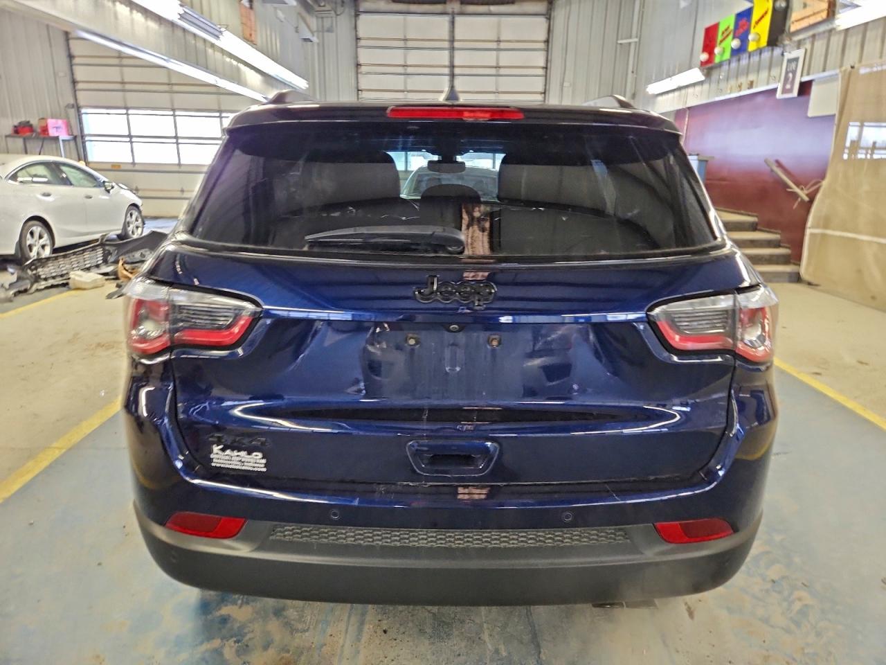 Jeep Compass Limited Image 3