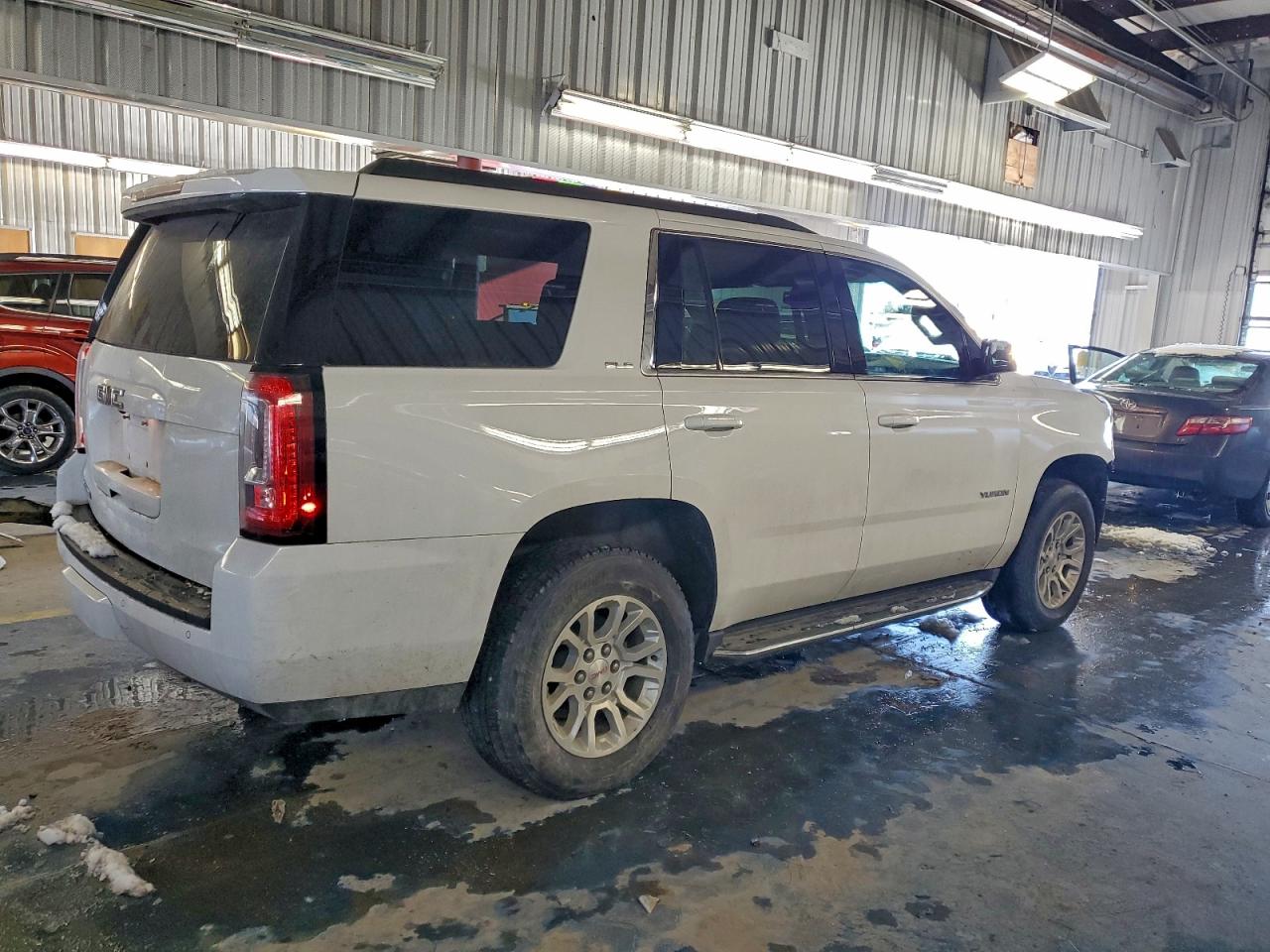 GMC Yukon Sle Image 5