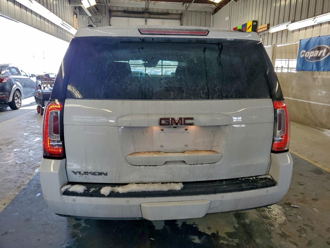 GMC Yukon Sle Image 2