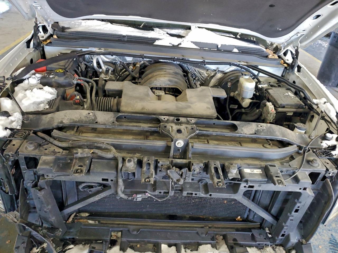 GMC Yukon Sle Image 4