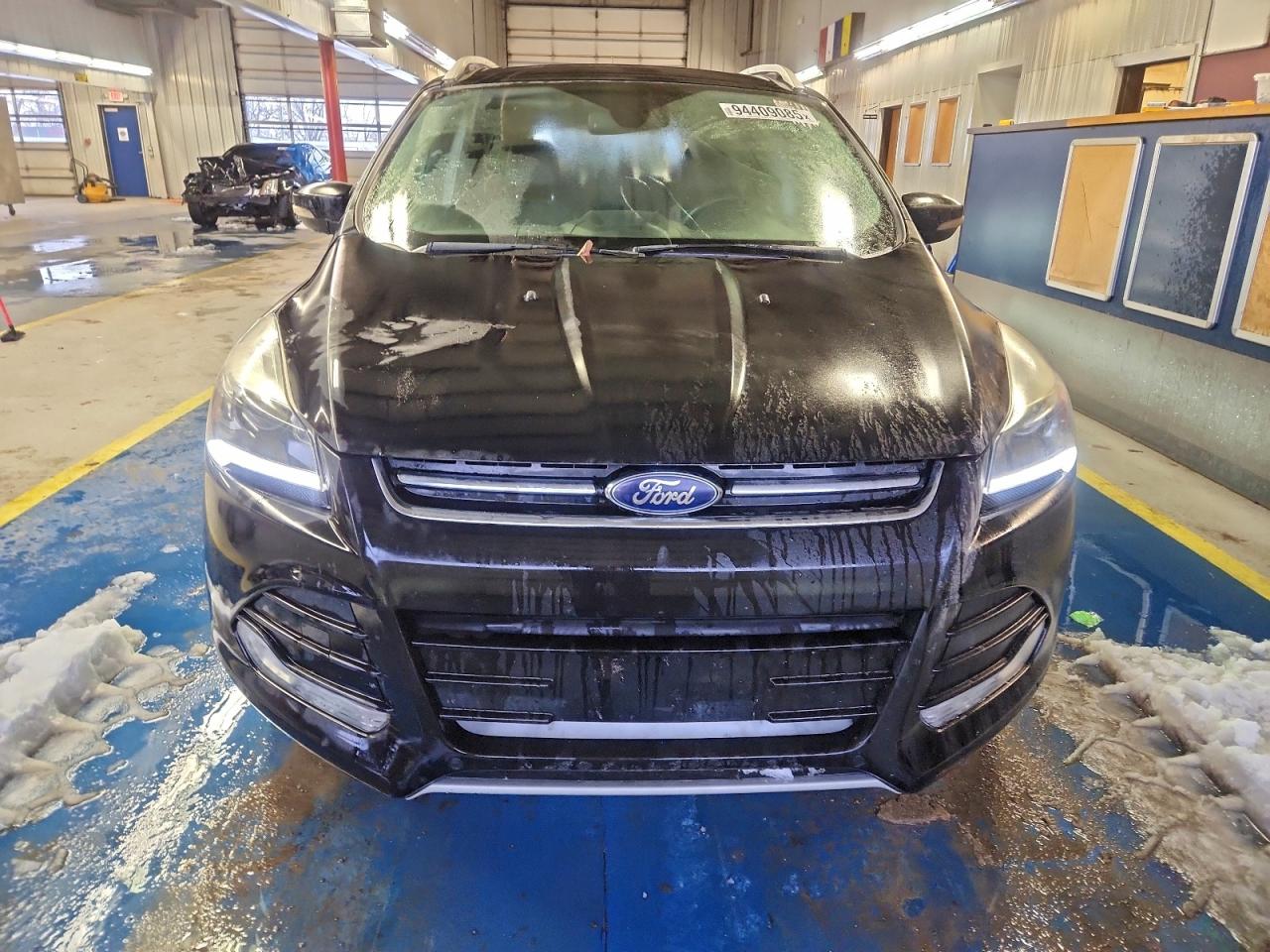 Ford Escape Titanium Image 2