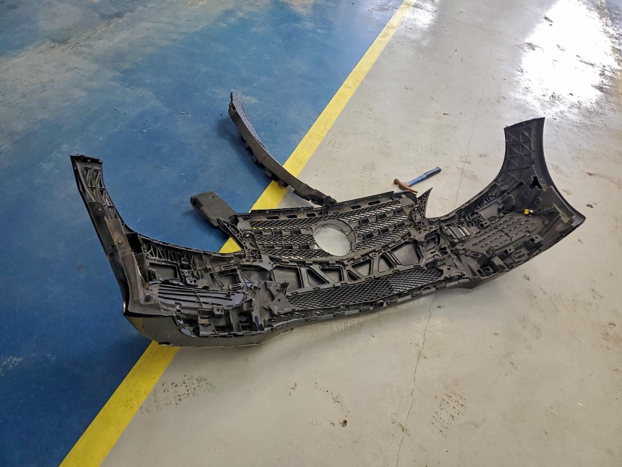 Mercedes-Benz E-Class 350 4matic Image 10