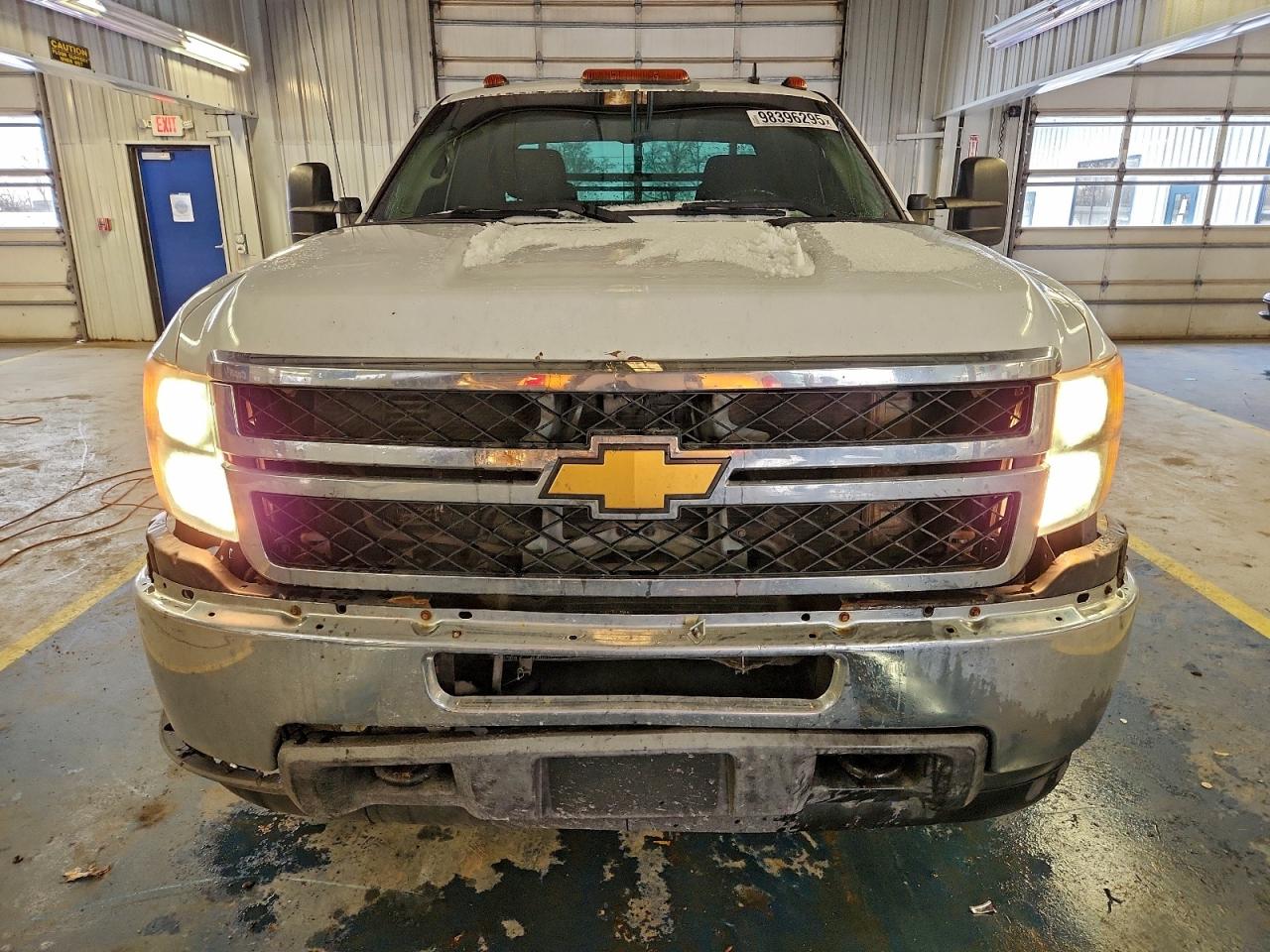 Chevrolet Silverado K2500 Heavy Duty Lt Image 9