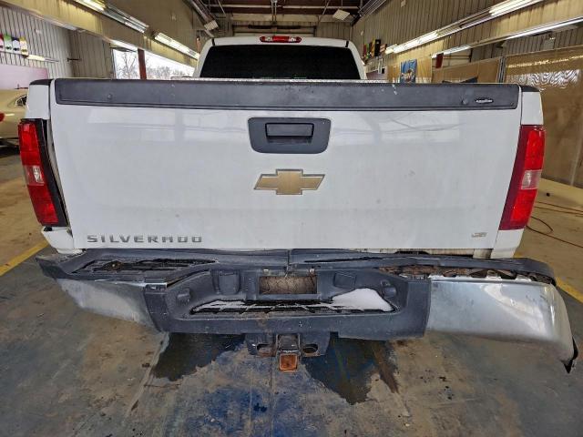 Chevrolet Silverado K2500 Heavy Duty Lt Image 4